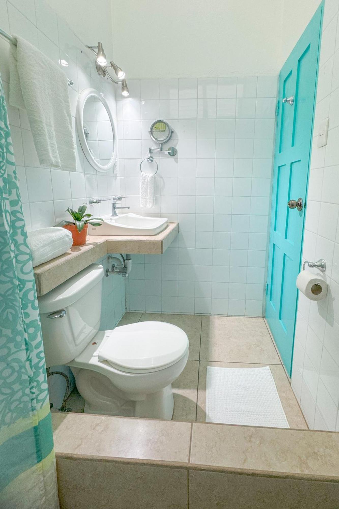 Hotel Petenchel Флорес Экстерьер фото