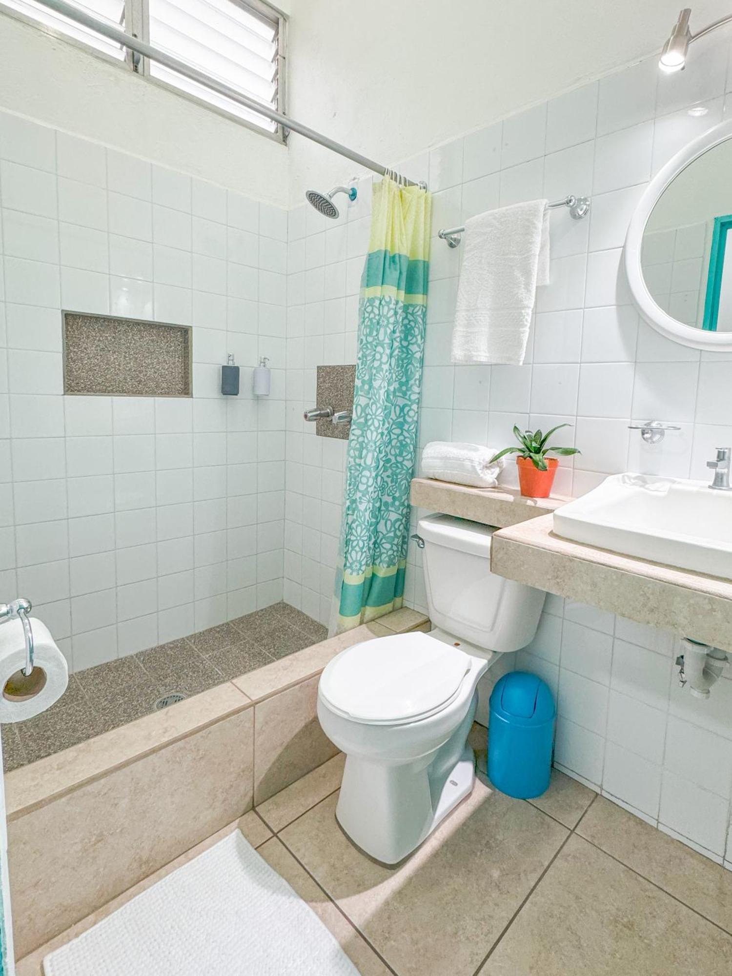Hotel Petenchel Флорес Экстерьер фото