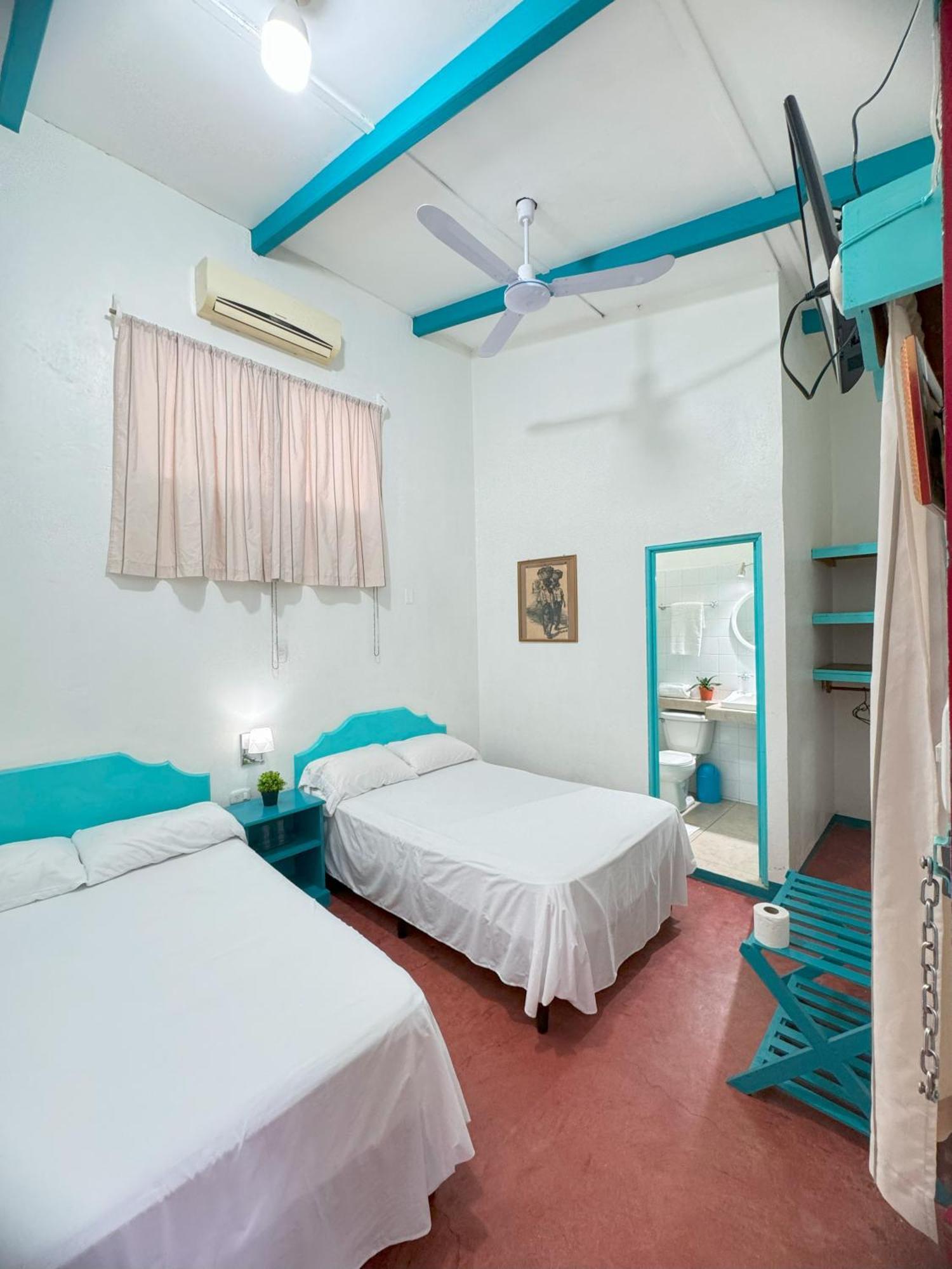 Hotel Petenchel Флорес Экстерьер фото
