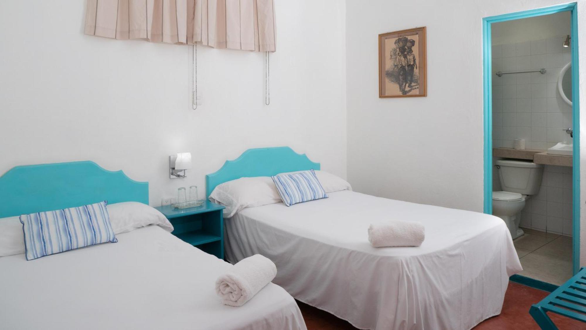 Hotel Petenchel Флорес Экстерьер фото